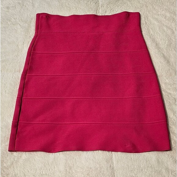 BCBGMAXAZRIA Women's Simone Bandage Skirt. Size Large - Picture 3 of 4